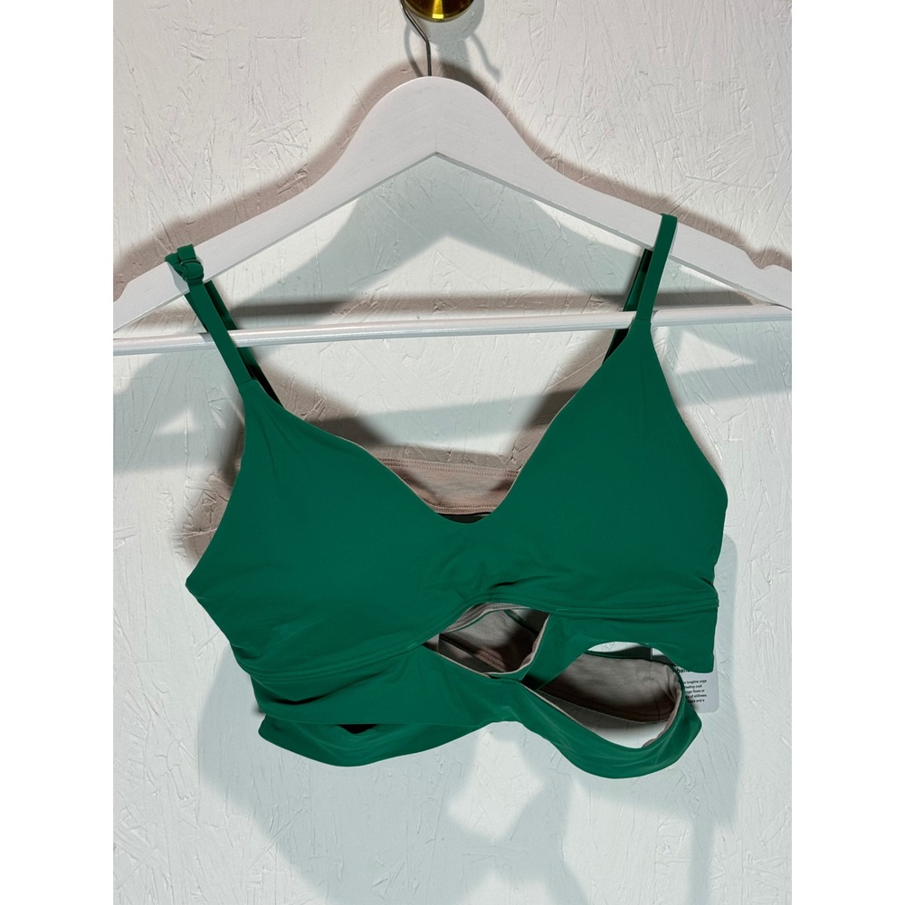 Lululemon V-Neck Crossover Underband Bra Cascadian Green LW2EISS Size 6 NWT